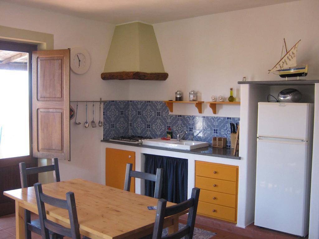 Casa Marta Apartment Липари Стая снимка
